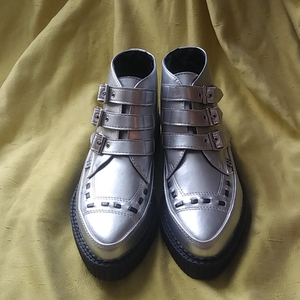T.U.K  Silver Creeper Ankle Boots Size 8 NWOT